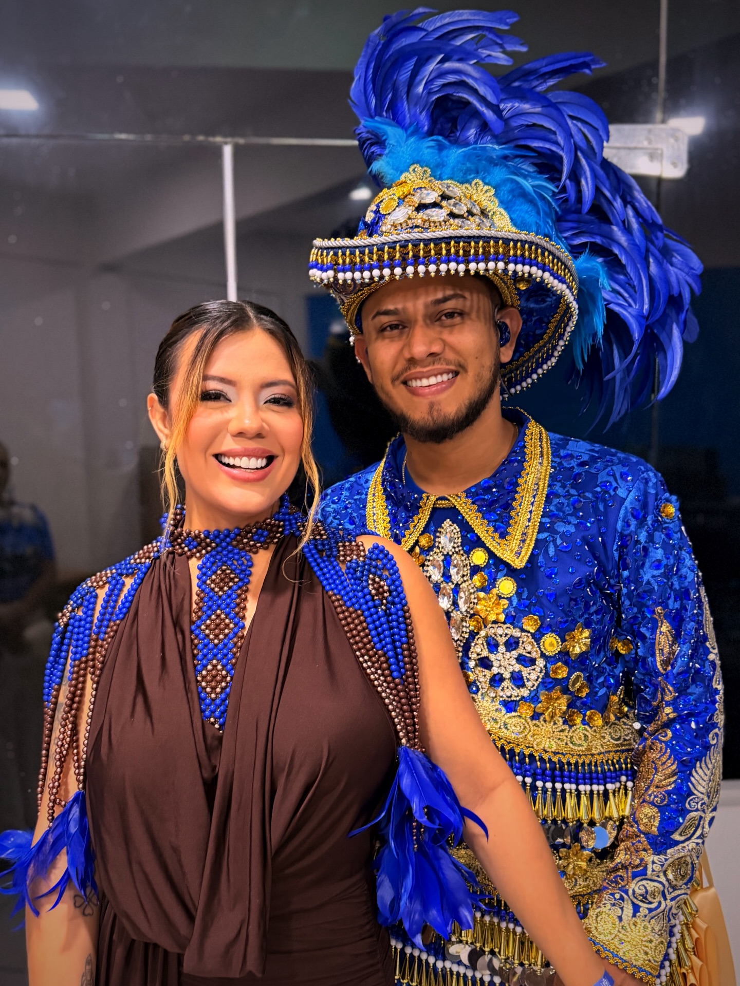Bruna no carnaval, fantasia dourada